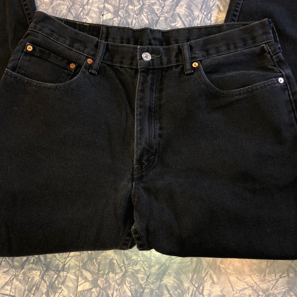 Black Levi’s 550 Jeans - Picture 3 of 5